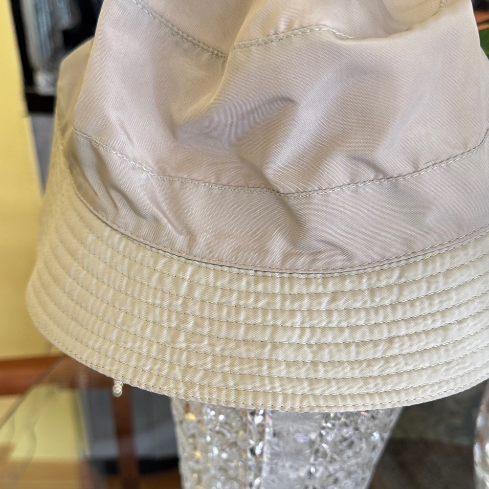 Hermes Cream Bucket Hat with Peach Lining - Picture 5 of 8